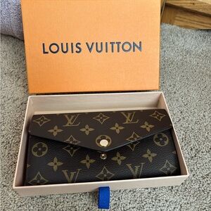 Louis Vuitton Sarah Wallet in Poppy